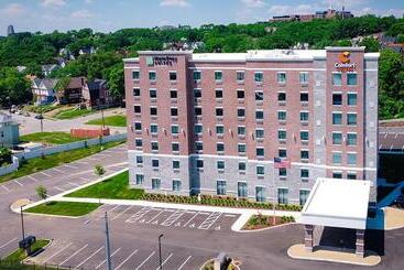Hotelli Comfort Suites Cincinnati University Downtown