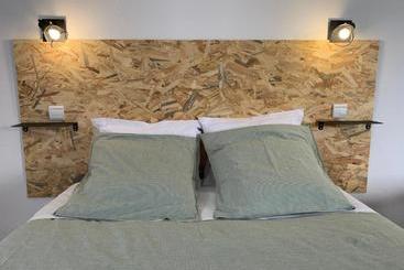 Отель Lou Castellas