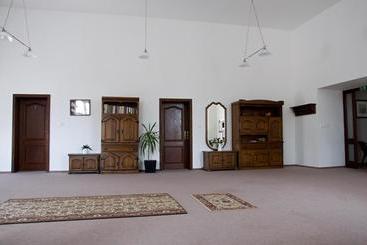 Panzió Penzion Zámek Rozsochatec