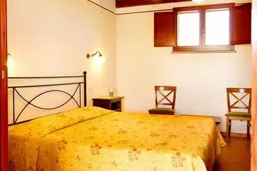 Отель Agriturismo Giuncola E Granaiolo