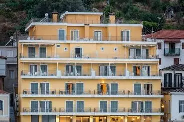 בית מלון כפרי Pantheon City