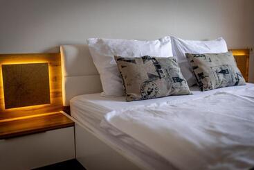 פנסיון Villa Nada