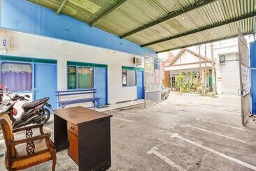 Hotel Oyo 90523 Homestay Jenggolo