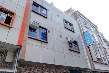 هتل Spot On 80511 The Dwivedi Inn