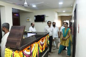 Hotel Sun Inn Residency