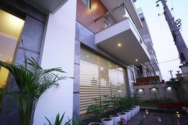 Lime Tree Hotel Pulkit Gurgaon Artemis Hospital, Nearest Metro Huda City Centre