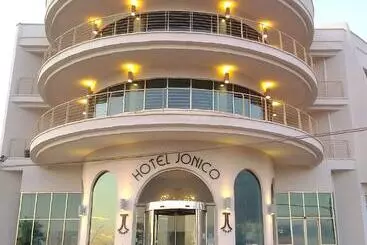 Hotelli Jonico