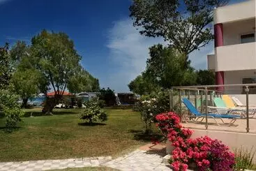 ホテル Thodorou Village