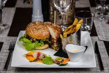 Avenue Lodge Hotel & Spa