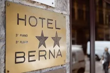 酒店 Berna