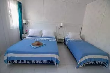 Hotelli Blue & White