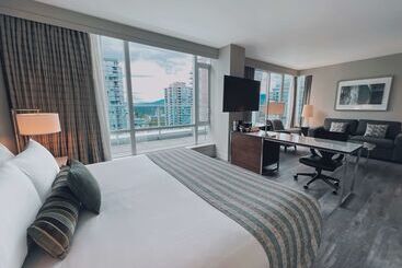 Coast Coal Harbour Vancouver Hotel By Apa