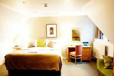 호텔 De Vere Venues Uplands House