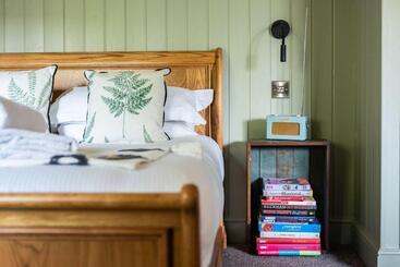 민박 The Bell At Sapperton