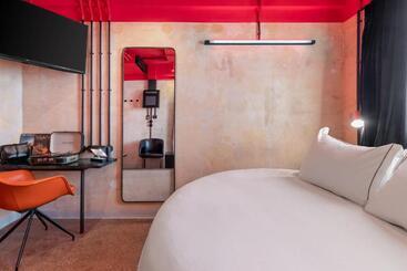 Dave Red Athens, A Member Of Brown Hotels