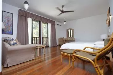 Hotelli Sutera @ Mantanani Island Resort & Spa