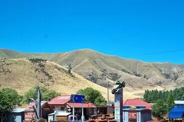 Burkes Pass Country Motels