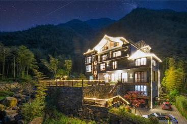 Hotel Anji Creek Holiday Resort