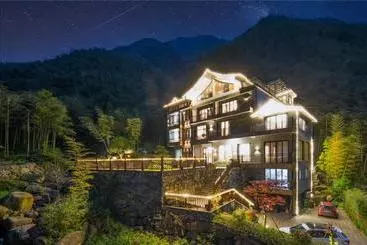 Hotel Anji Creek Holiday Resort