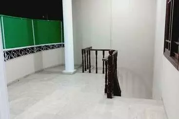 هتل Cosy Inn Guest House