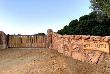 بنسيون Macciuneddu Country Retreat