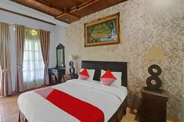 Oyo 11350o Hotel R Cantika Syariah