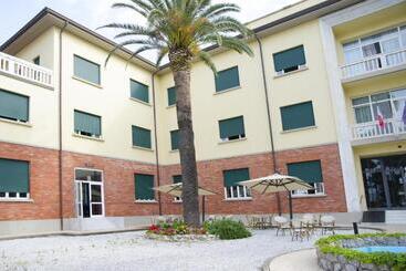 Hotell Casa Per Ferie Il Pioppo