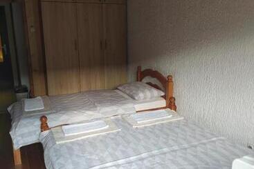 پانسیون Apartmani Zora Vuković