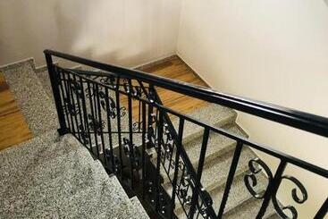 호텔 House Of Horses Shtepia E Kuajve