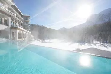 Отель Schloss Elmau Luxury Spa Retreat & Cultural Hideaway