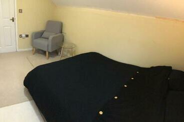 بنسيون Private Double Room With New Ensuite Shower Room