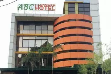 Hotel Reddoorz Plus @ Abc Landmark