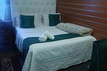 Pensionat The Croc Guest House