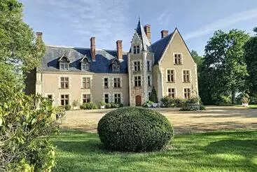 ベッドアンドブレックファースト L Abeaupiniere