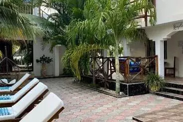 Hotel Cezere The Palm
