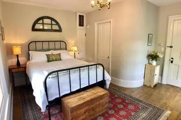 ベッドアンドブレックファースト Mill Pond Inn