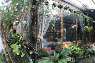 酒店 Laan Rab Lom Home & Cafe