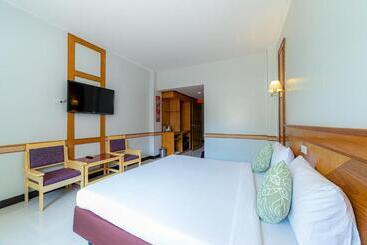 Hotel The Holidays Hill Betong