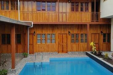 펜션 Hostal La Maison Canadiense