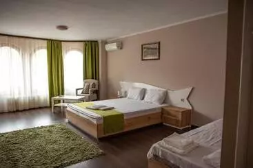 Hotel Oppium Restaurant & Garden