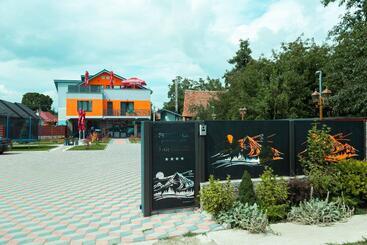 ホテル Pensiune Confort Morosanu