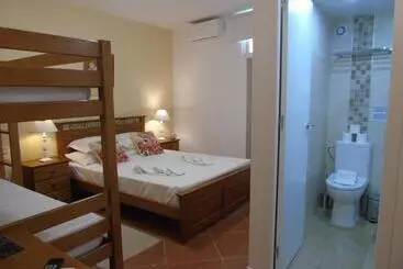 Manta Guest   Bed & Breakfast