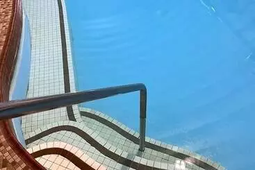 Jolly Roger Inn & Resort