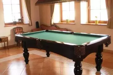 Hotel Ový A Jezdecký Areál Dvůr Krutěnice