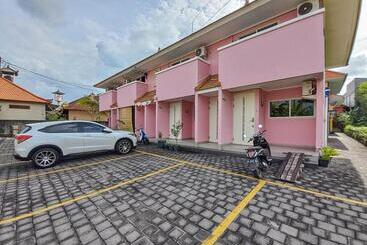 ホテル Reddoorz At Kawaii Apartment Jimbaran