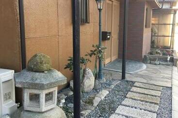 Pensió Guesthouse Mame庵