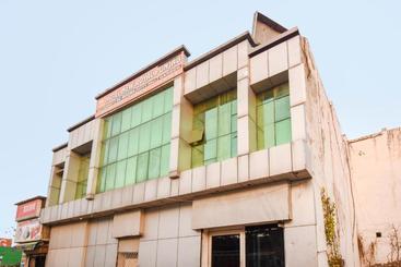 Hotell Oyo 70046 Royal Punjab