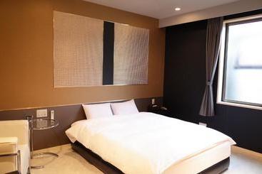 فندق على الطريق Joyce