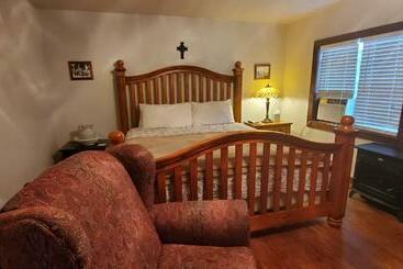 Пансион Hootie Creek Guest House