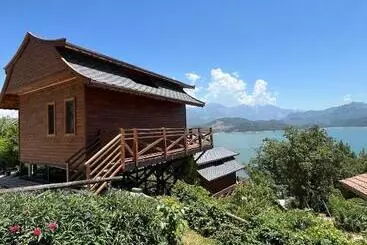 Kurort Botanik Göl Evleri